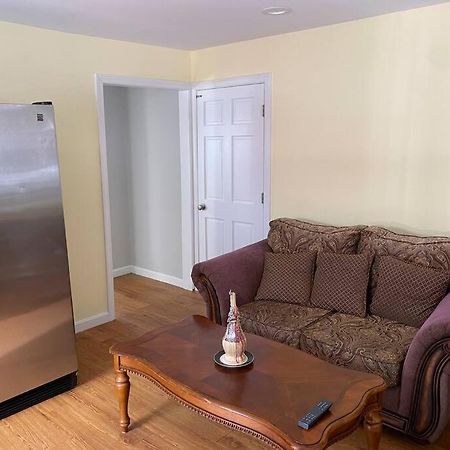 Sunny One Bedroom In Historic Downtown 도버 외부 사진