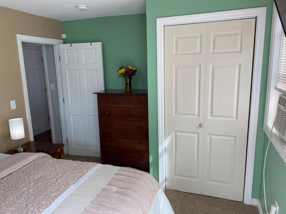 Sunny One Bedroom In Historic Downtown 도버 외부 사진