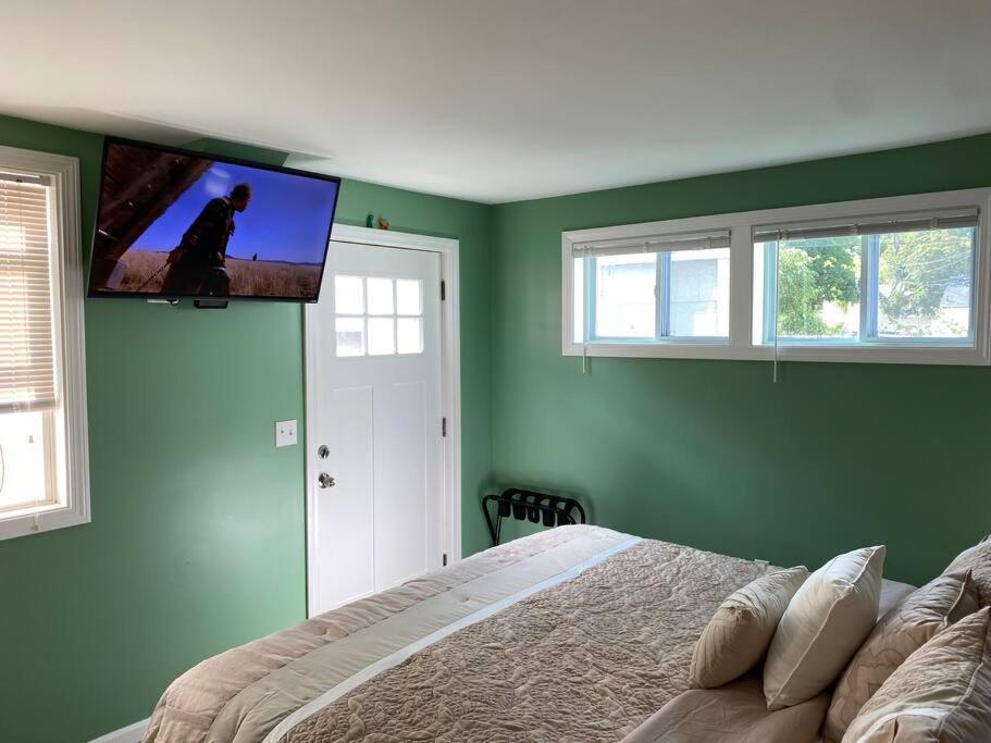 Sunny One Bedroom In Historic Downtown 도버 외부 사진